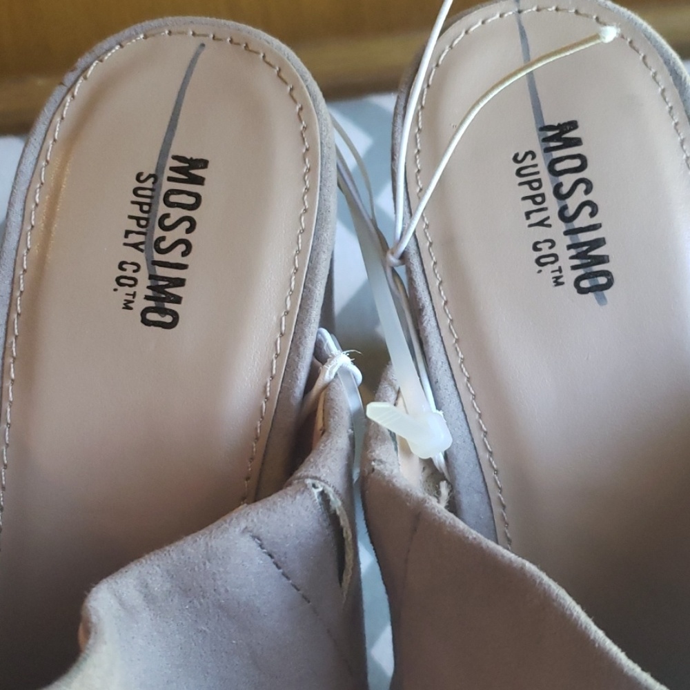 Shoes - Picture 5 of 6